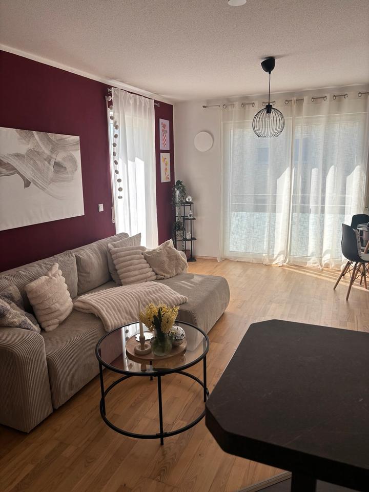 Thumbnail-Helle 2-Zimmer-Wohnung mit Balkon & Stellplatz in ruhiger Lage