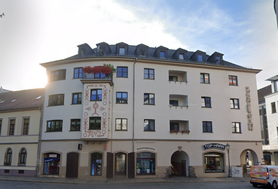 Thumbnail-Herzlich willkommen in dieser charmanten 4-Zimmer-Etagenwohnung im zweiten Obergeschoss eines gepflegten Mehrfamilienhauses. Mit einer großzügigen Wohnfläche von 100,19 m² bietet Ihnen diese...