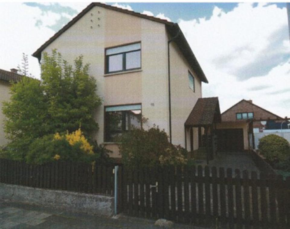 Thumbnail-Freistehendes Haus mit Garten und Garage