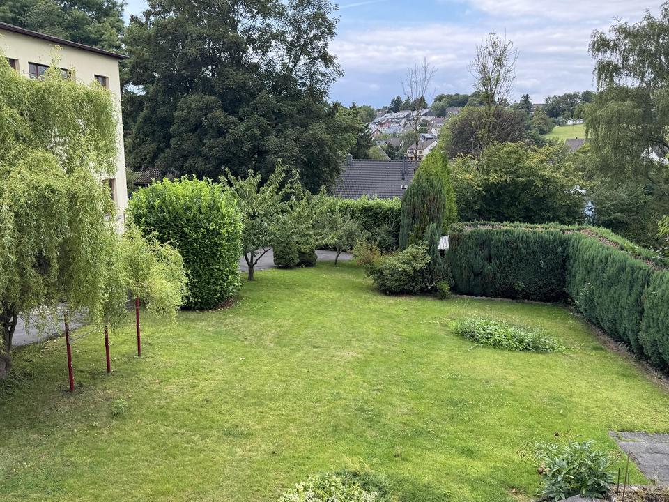 Thumbnail-Helle Dachgeschosswohnung mit 3 Zimmer und Gartennutzung - zentrumsnah wohnen mit Wohlfühlfaktor