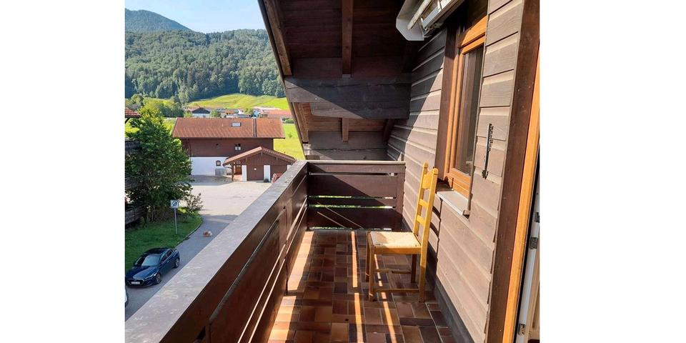 Thumbnail-60m2 Dachgeschoss Wohnung noch im Renovierungsprozess