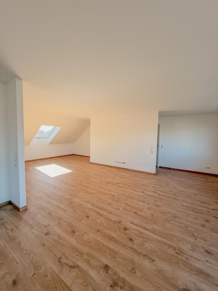 Thumbnail-Großzügige Dachgeschosswohnung in super Lage zum Erstbezug