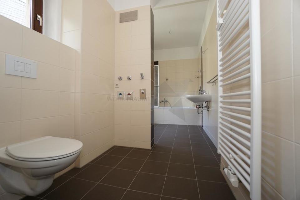 Thumbnail-Zauberhafte Altbauwohnung mit hohen Decken und TOP saniertem Badezimmer in Zwickau