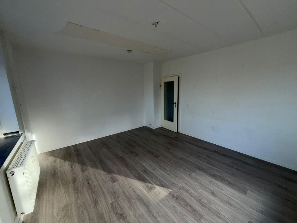 Thumbnail-Lichtdurchflutete 2‑Zimmer-Wohnung mit Balkon in Großkayna