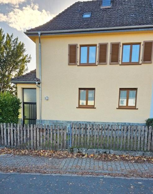 Thumbnail-DHH in Oberursel - gepflegtes Einfamilienhaus in zentraler Lage