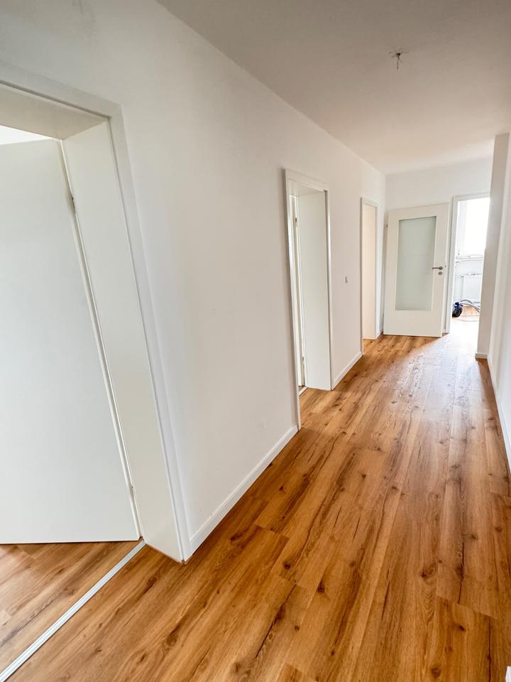 Thumbnail-Frisch Saniert mit neuem Bad: Sonnige 4-Zimmer Wohung Hemmingen