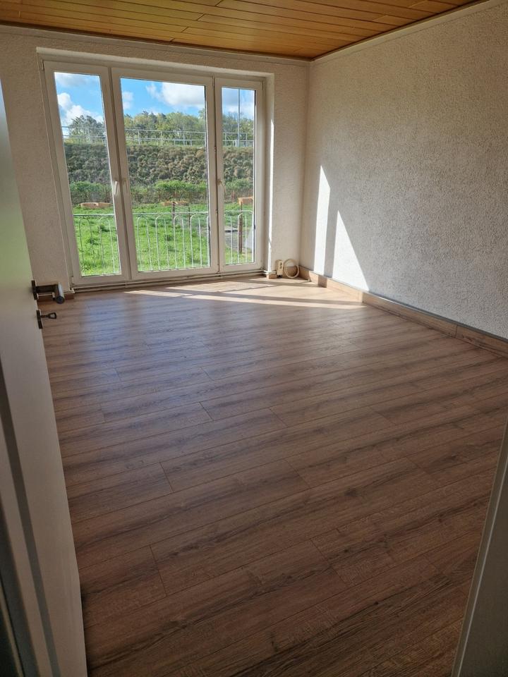 Thumbnail-frisch sanierte 3 Raum Wohnung zu vermieten