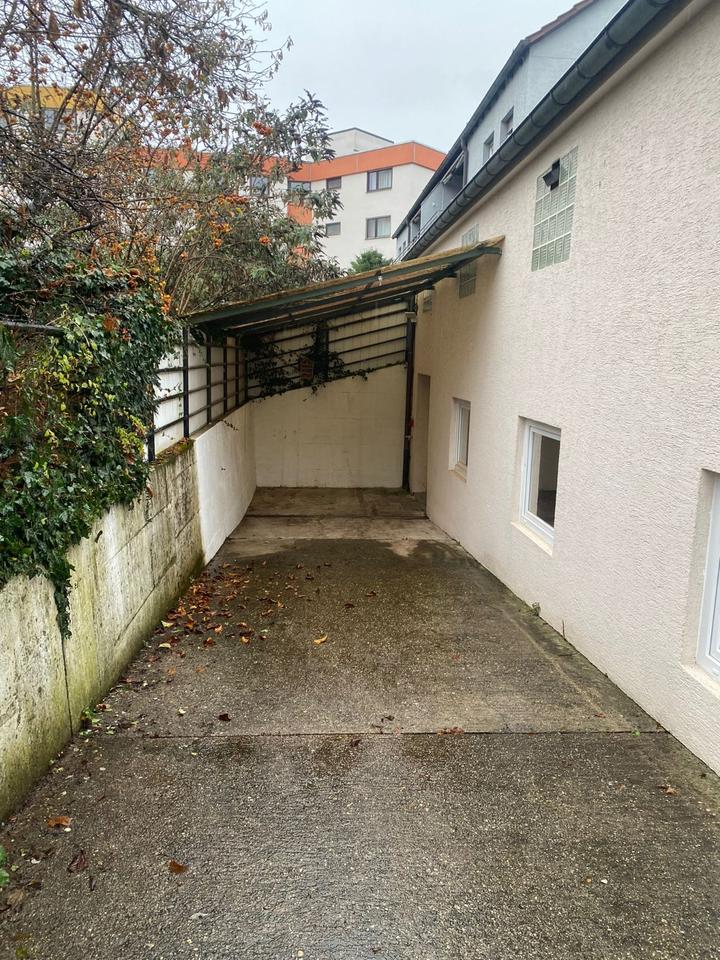 Thumbnail-Zentrale 150 m2 GewerbeKreativ-Fläche S-Botnang Waldrand