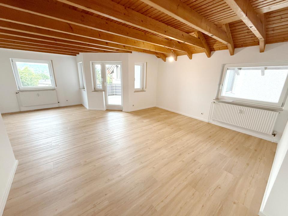 Thumbnail-Großzügige 5,5-Zi-Wohnung mit ausgebautem Dachgeschoss in Hochdorf zu vermieten!