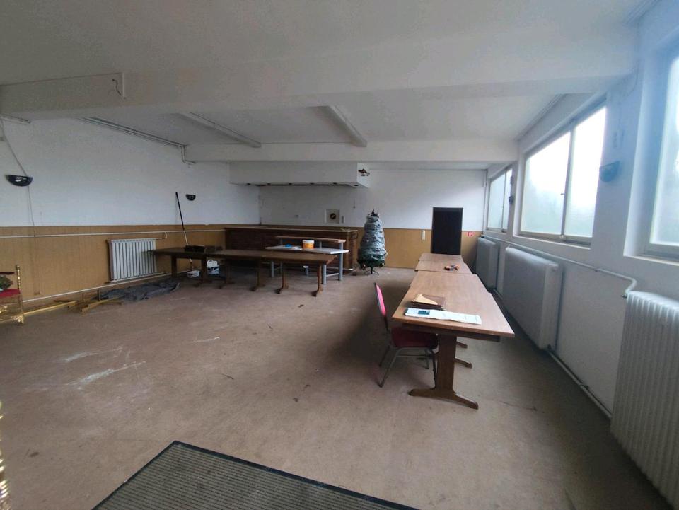 Thumbnail-Lager mit Büro zu vermieten