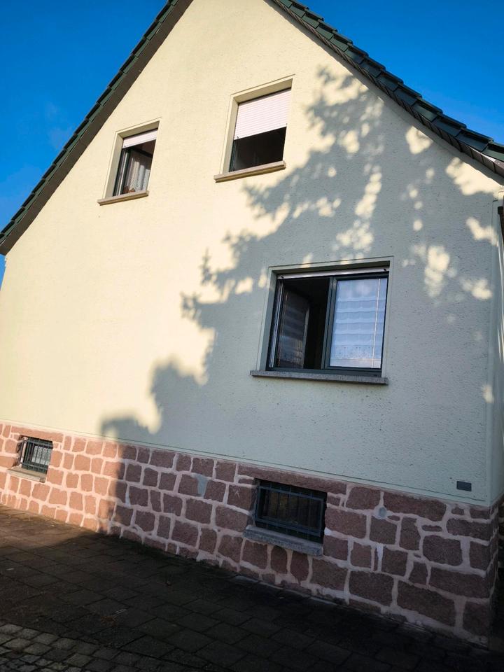 Thumbnail-Freistehendes Einfamilienhaus Bauj. 1983 u. 178 qm Wfl