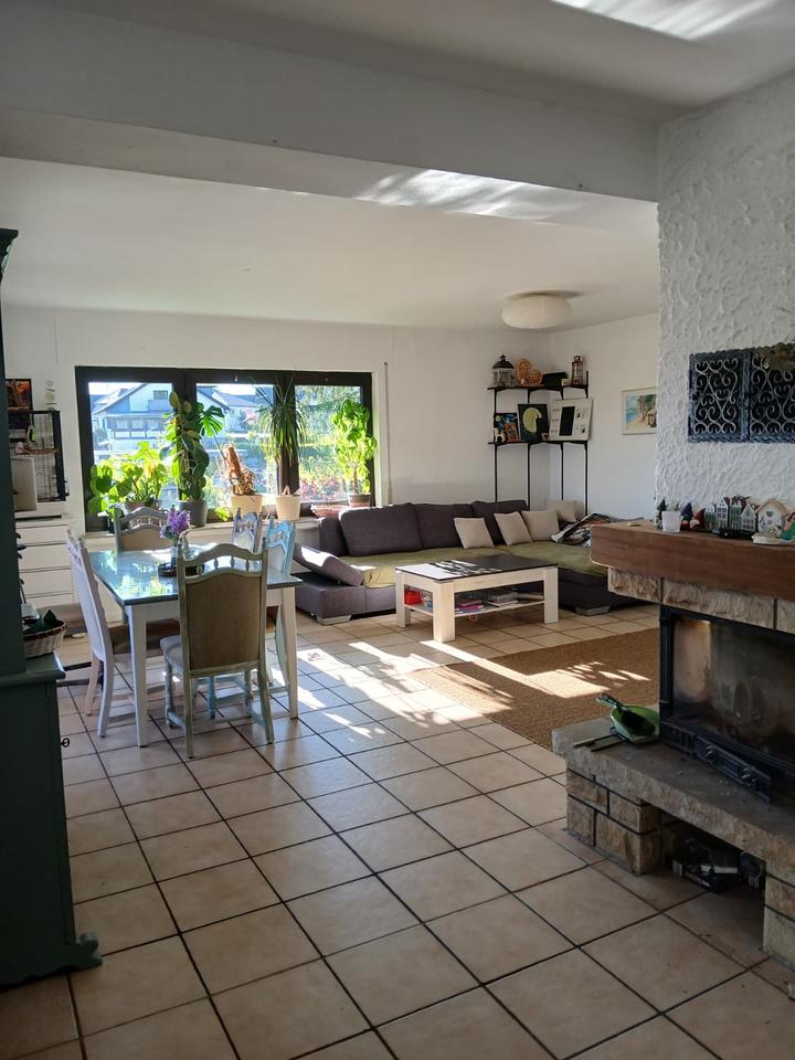 Thumbnail-Attraktive 6-Zimmer Maisonette-Wohnung mit Balkon und Kamin