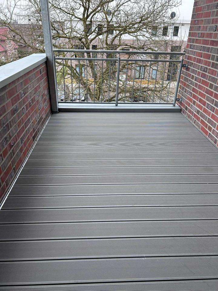 Thumbnail-Gemütliche 2-ZKB-Wohnung im DG mit Loggia und EBK!