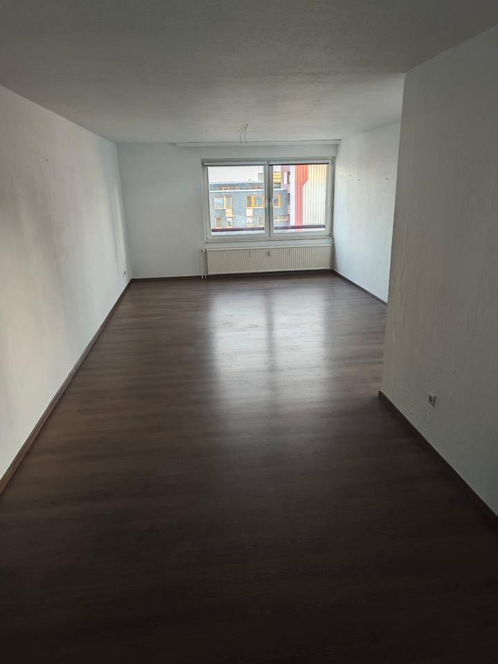 Thumbnail-Geräumige 4-Zimmer-Wohnung im Ihme-Zentrum Hannover