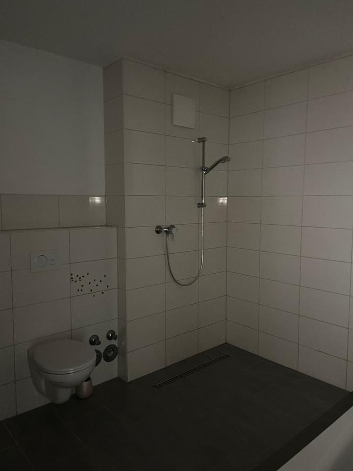 Thumbnail-2,5 Raum Wohnung mit Balkon