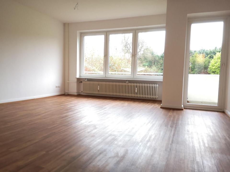Thumbnail-Helle 3 Zimmer Wohnung mit Balkon und Blick ins Grüne