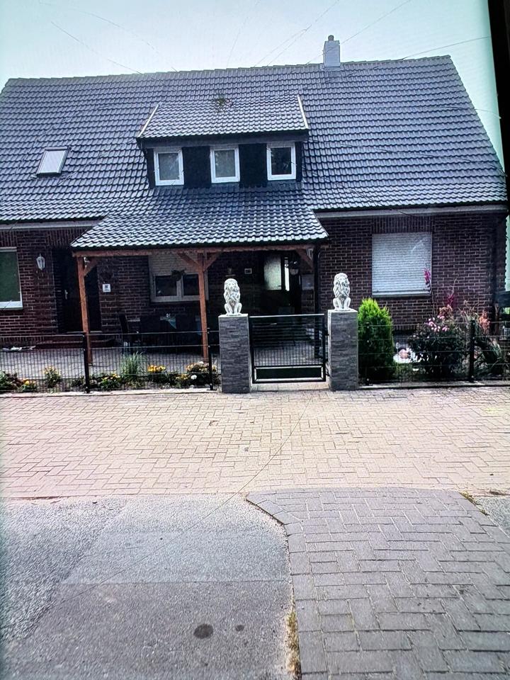 Thumbnail-Einfamilienhaus mit großen Garten und geräumig