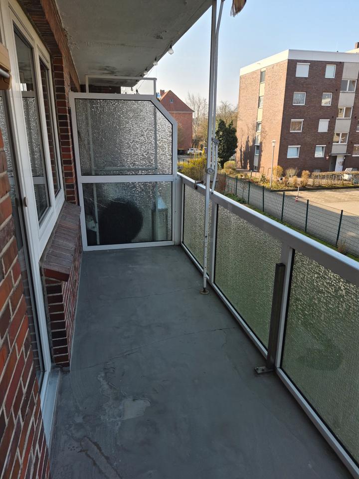 Thumbnail-Frisch sanierte 3 Zimmer Wohnung in Heppens