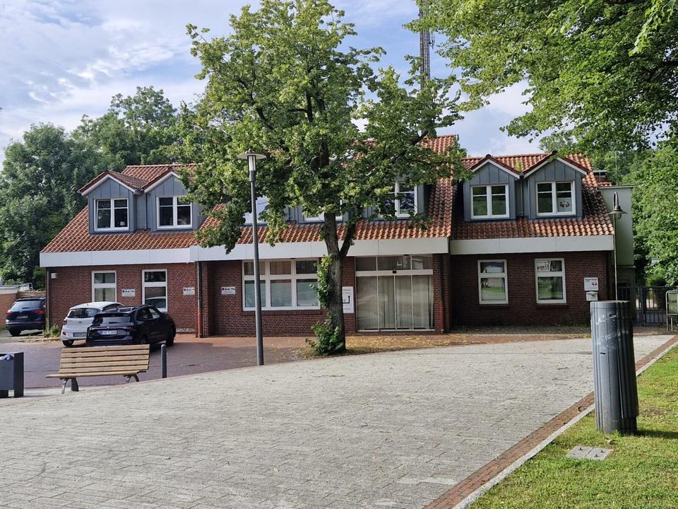 Thumbnail-Praxis- Büro-, Gewerbefläche direkt am Marktplatz zu vermieten: