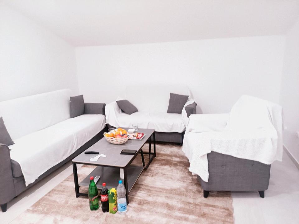 Thumbnail-Bar Montenegro