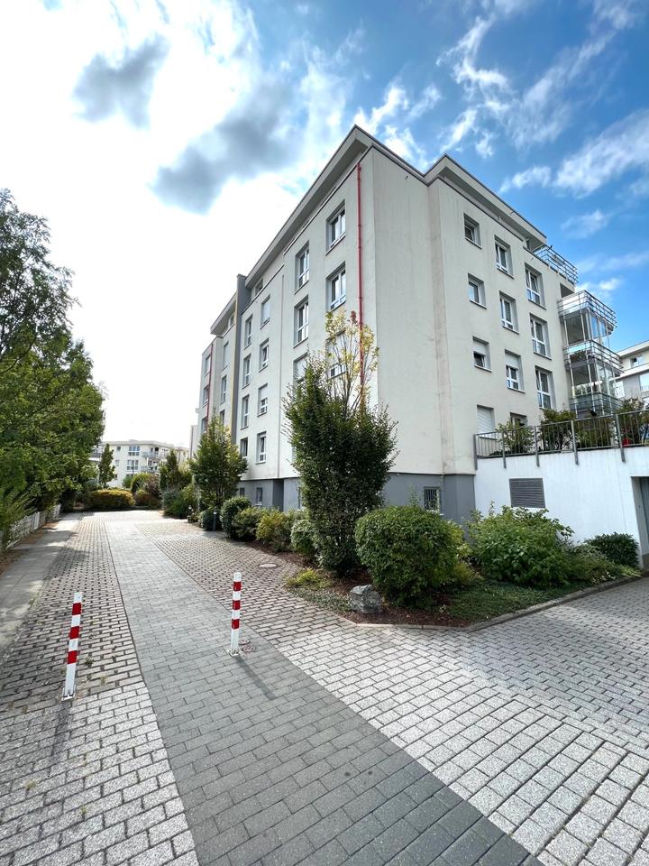 Thumbnail-Attraktive 3-Zimmer-Wohnung im 3. OG mit Balkon in Wiesbaden