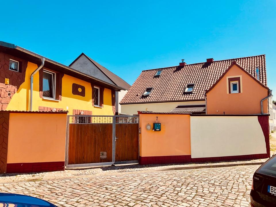 Thumbnail-Mehrfamilienhaus Doppelhaushälfte mit Doppelgarage und Stellpl.