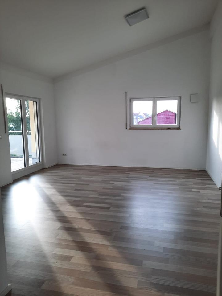Thumbnail-Moderne Wohnung mit Balkon in Neustadt a.d.Donau