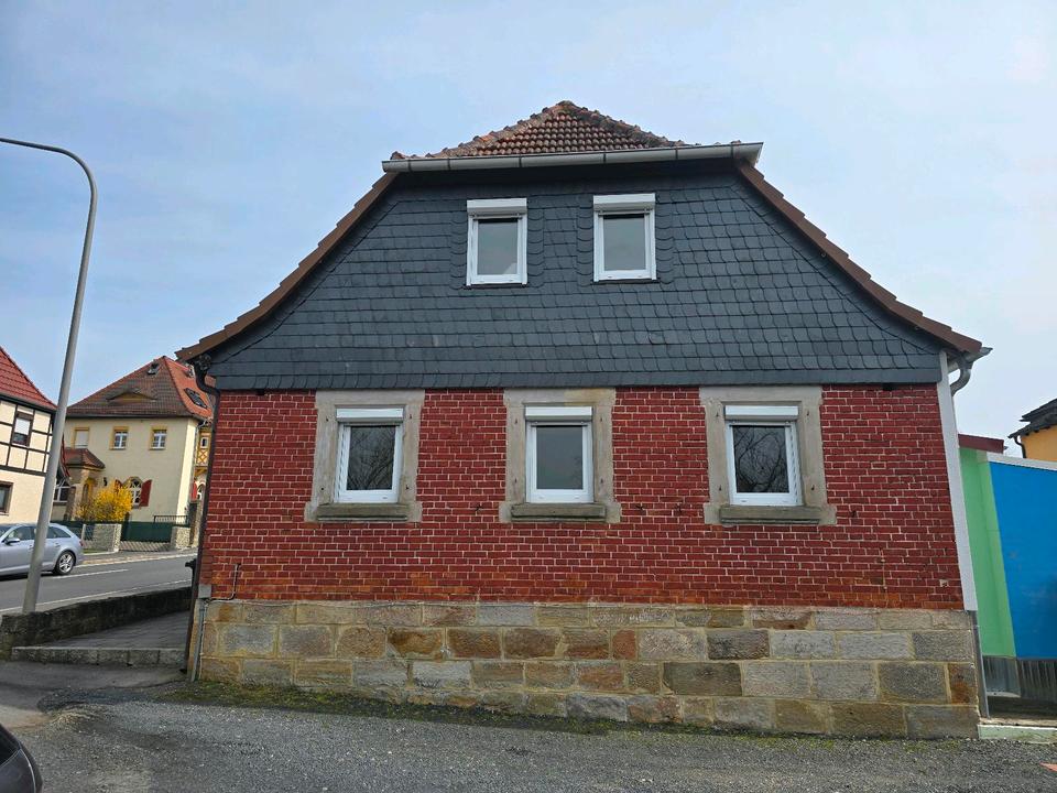 Thumbnail-Kleines Wohnhaus mit Garage in Tambach zu Vermieten
