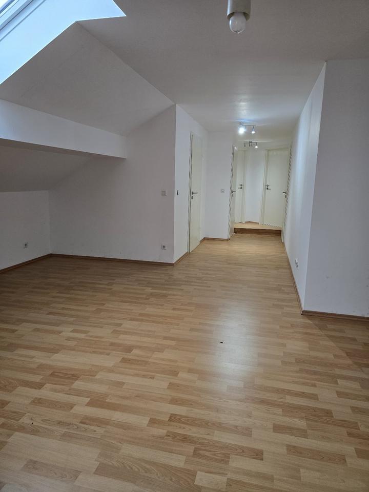 Thumbnail-Dachgeschosswohnung in 94330 Aiterhofen