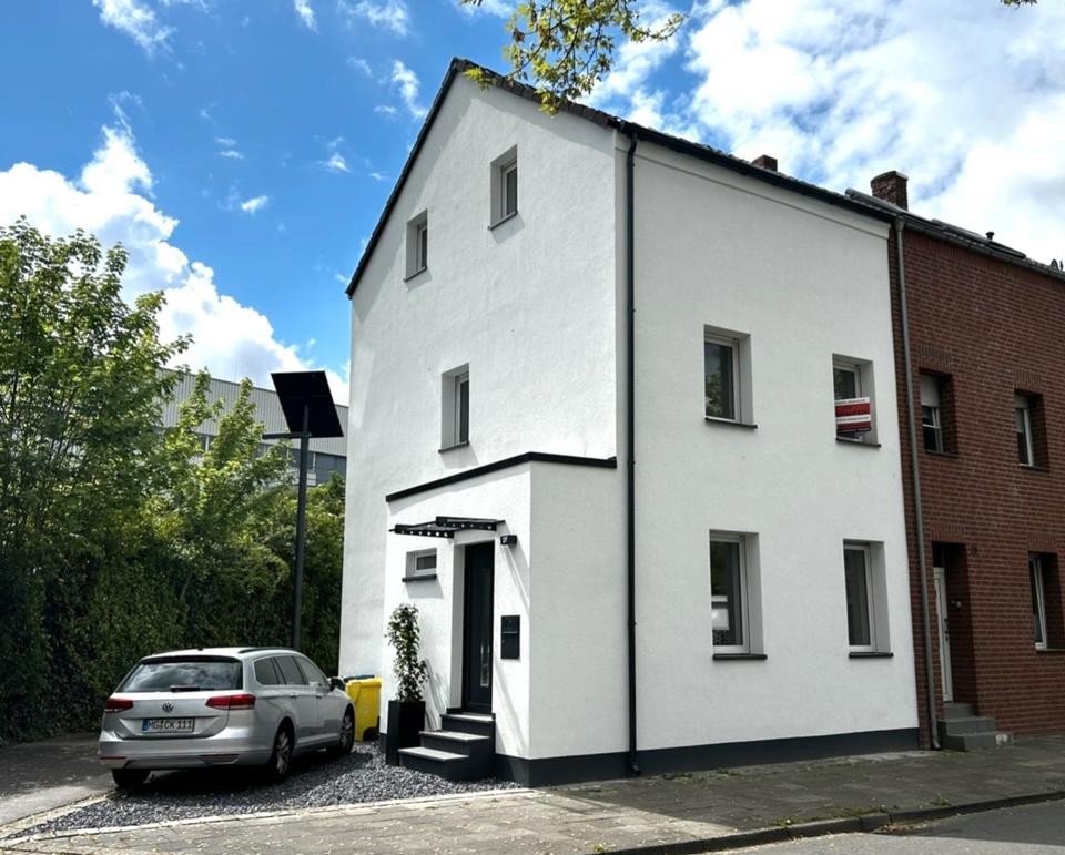 Thumbnail-Stilvoll kernsaniertes Reihenendhaus mit Süd-Garten – bezugsferti