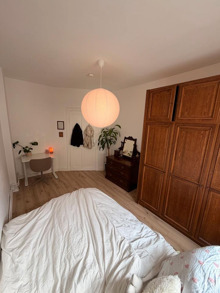 Thumbnail-schönes WG Zimmer in Altbauwohnung mit Balkon zur Untermiete