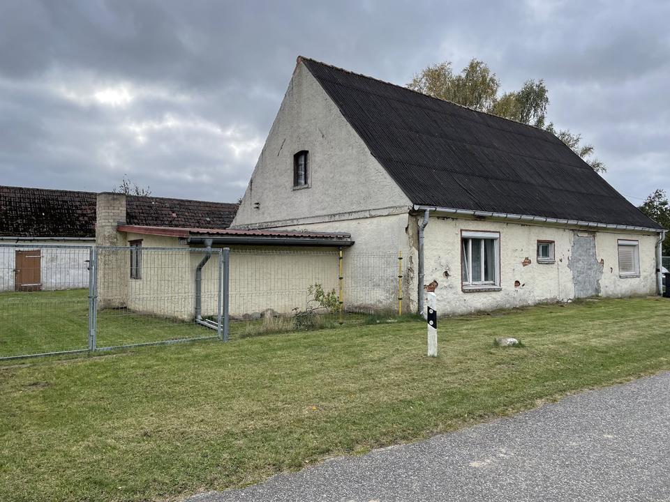 Thumbnail-Großes Anwesen mit 2732m² Grundstück, sanierungsbedürftig