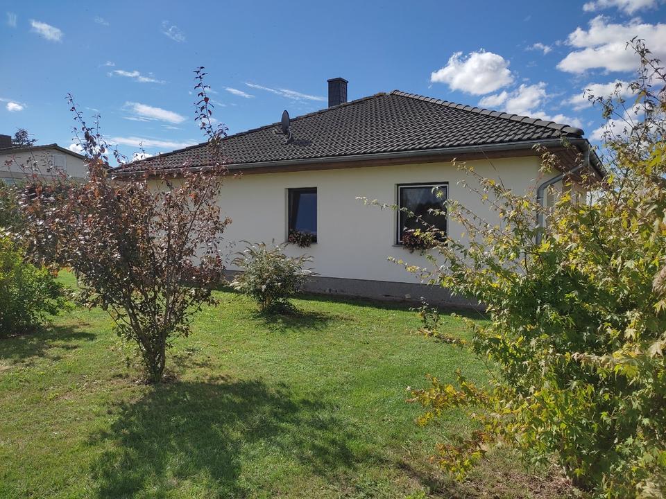 Thumbnail-Bungalow in Süderholz mit Wärmepumpe, Kaminofen und Doppelcarport