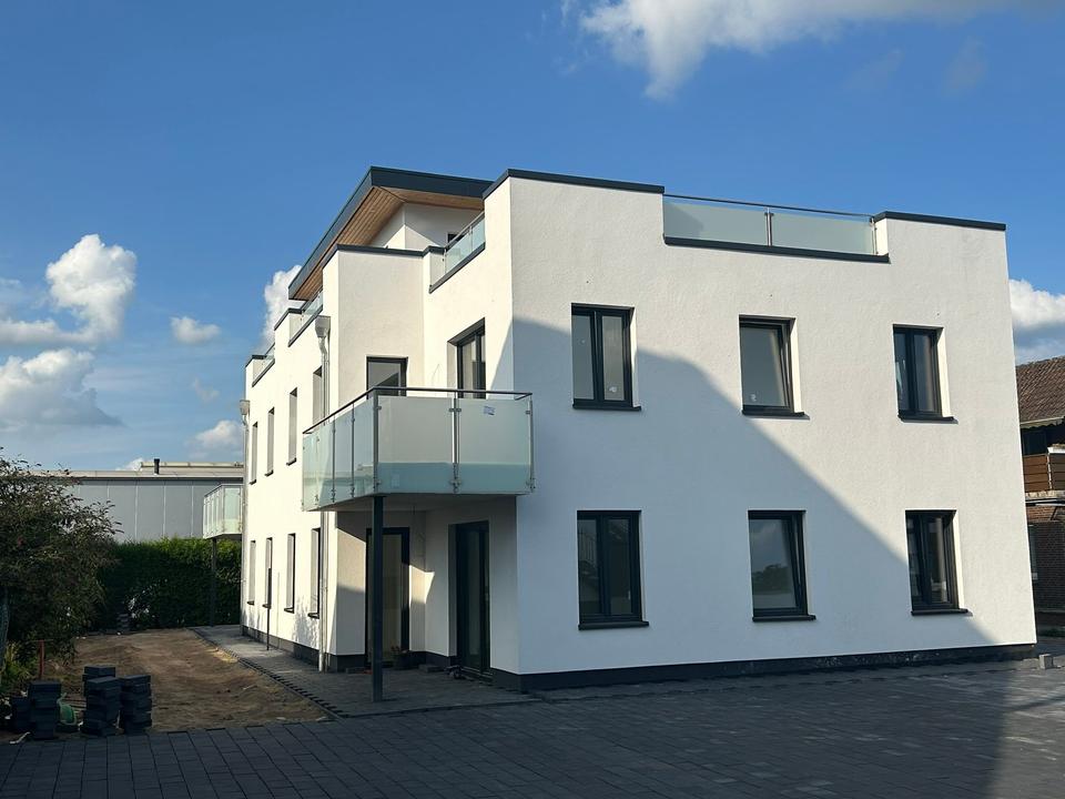 Thumbnail-Moderne 3-Zimmer-Wohnung mit Balkon in Nienburg