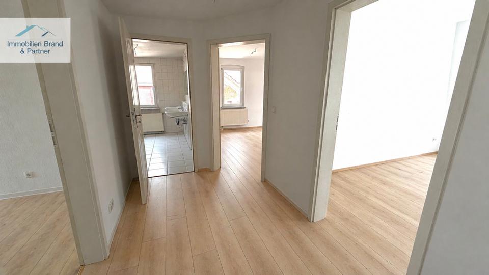 Thumbnail-2- Raum Wohnung mit Balkon.
