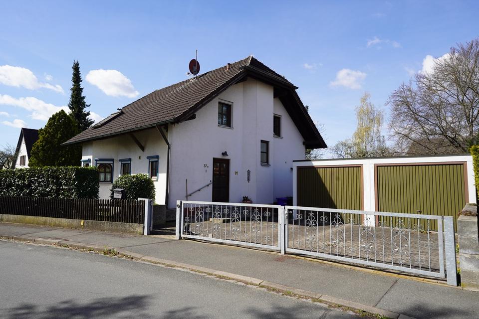 Thumbnail-Freistehendes Einfamilienhaus mit Garten in Fürth-Sack