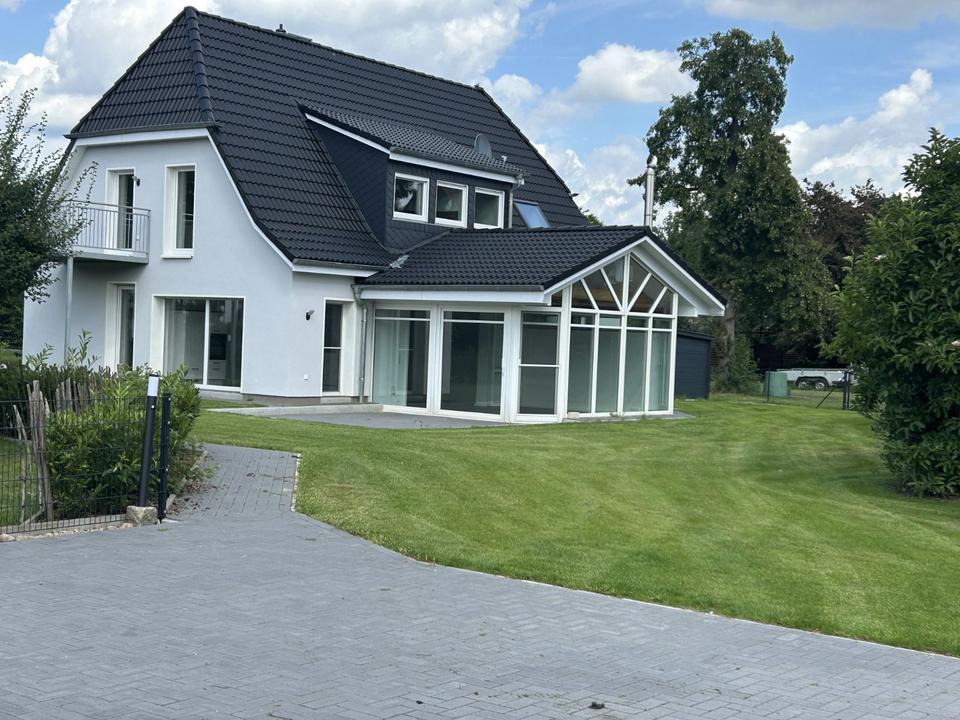 Thumbnail-Erdgeschosswohnung mit Wintergarten, Terrasse und Garten