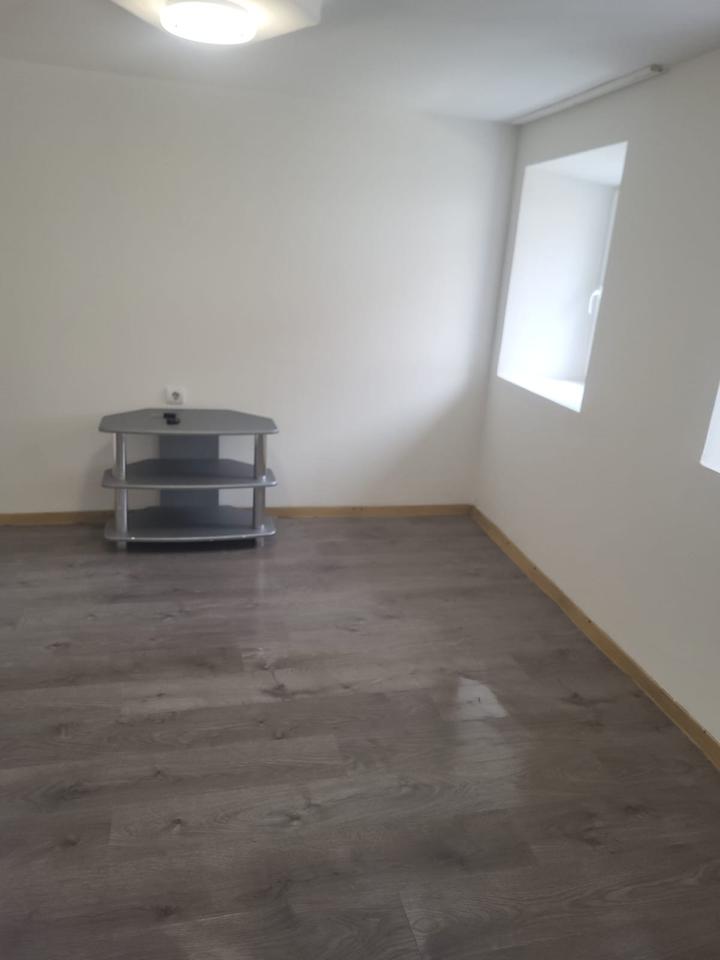 Thumbnail-Drei Zimmer in gemeinsamer Wohnung in Mönchsdeggingen zu vermiete