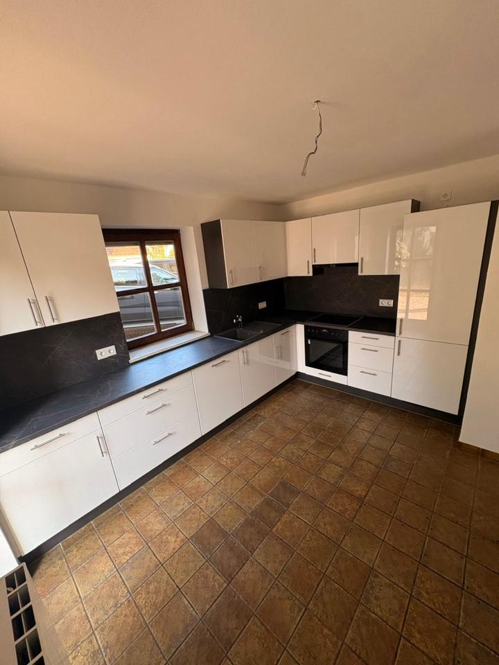 Thumbnail-Großzügige 4 Zimmerwohnung