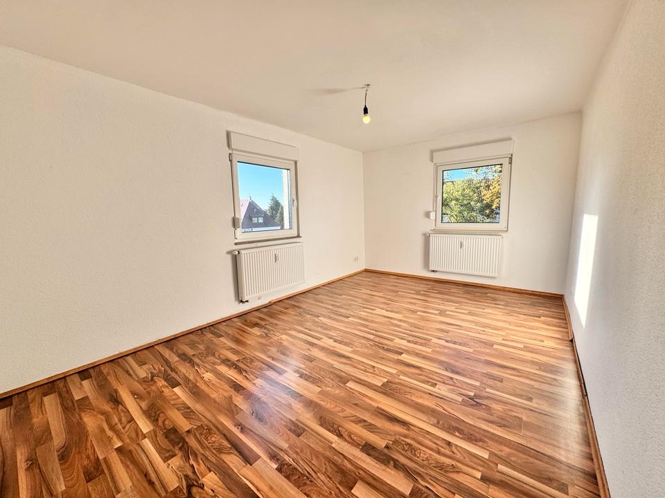 Thumbnail-4 Zimmer Wohnung in Stammheim mit Einbauküche