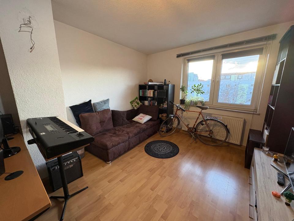 Thumbnail-Helle 2-Zimmer-Wohnung teilmöbliert mit EBK in Nürnberg-Nordost