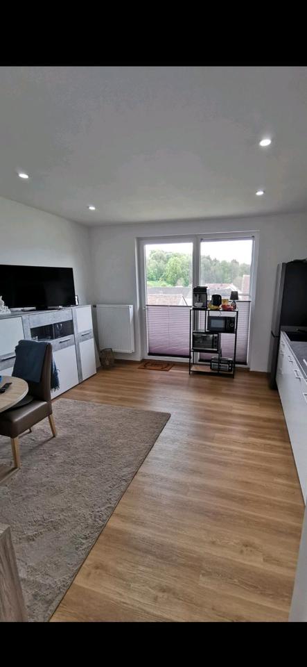 Thumbnail-Neu renovierte 70 qm Wohnung 12qm Balkon Stellplatz teilmöbiliert