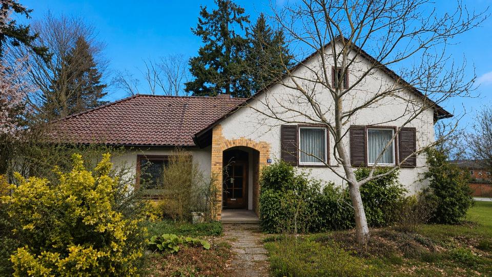 Thumbnail-Freistehendes Haus mit großem Grundstück