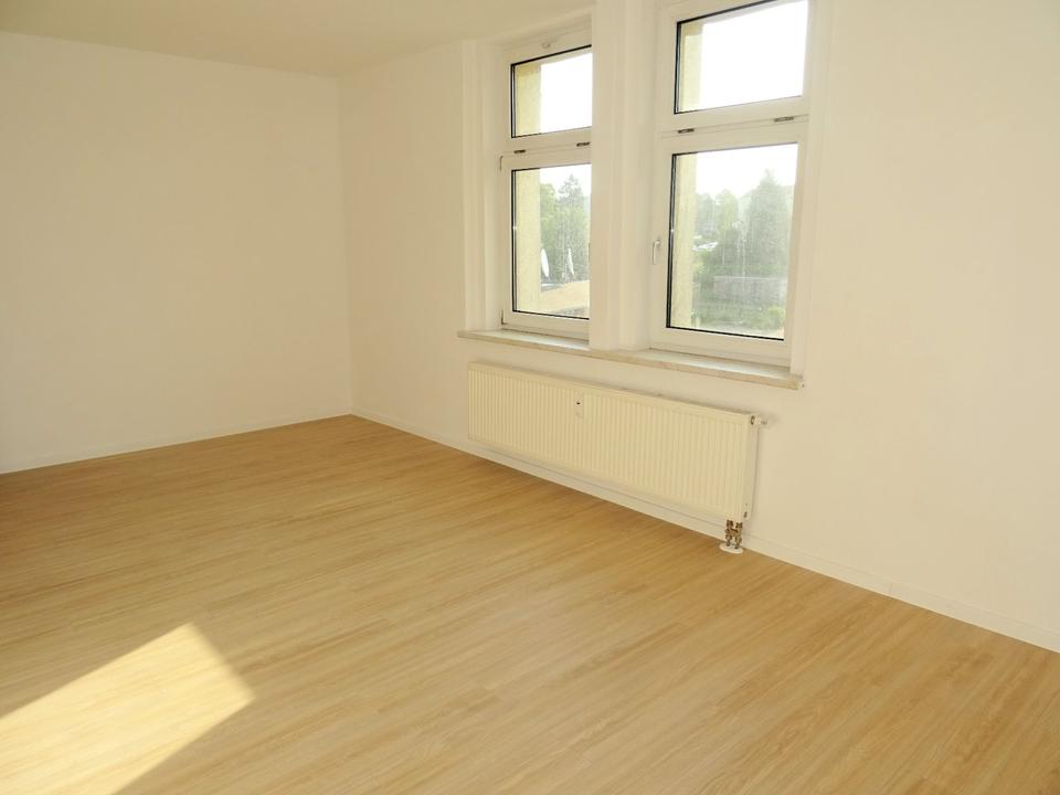 Thumbnail-** Einzug sofort ** 2 Zimmer Wohnung in Werdau zu vermieten !