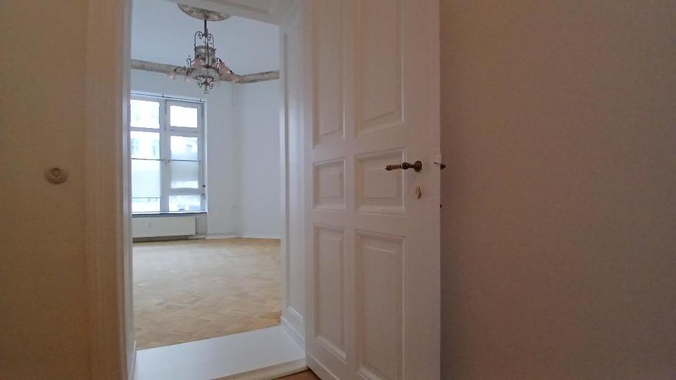 Thumbnail-Bezugsfreie Altbauwohnung nahe Südkreuz - ohne Maklerprovision -