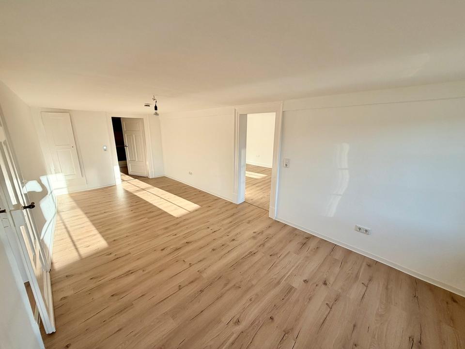 Thumbnail-3ZKB Altbau Wohnung Erstbezug nach Sanierung