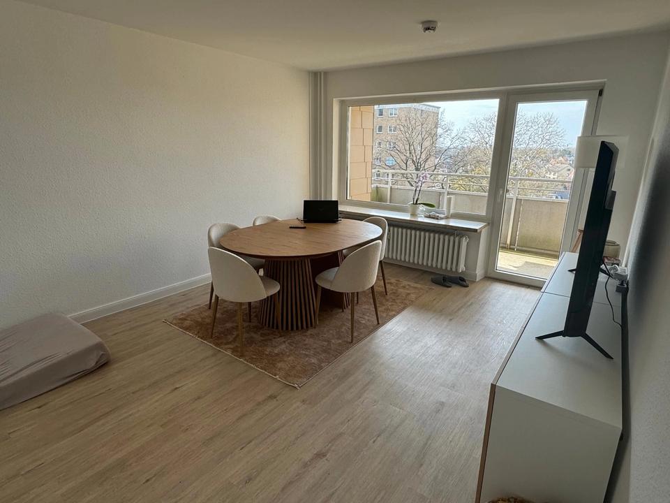 Thumbnail-Schöne modernisierte 2 Zimmer Wohnung in Wedel zu vermieten