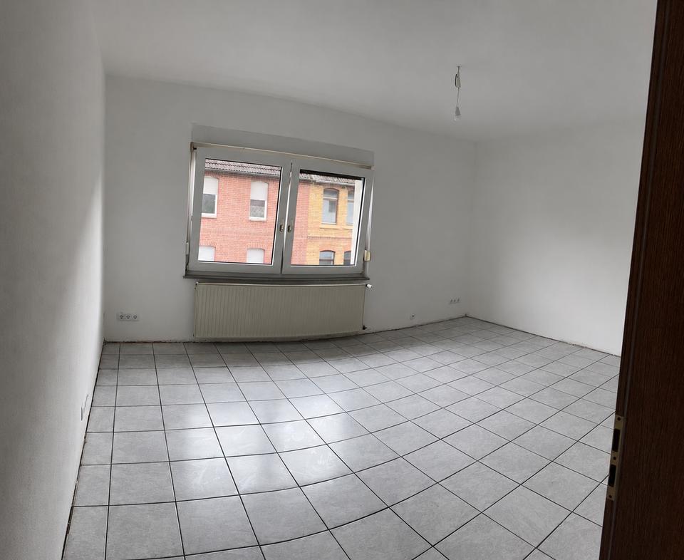 Thumbnail-Neu saniert 4 Zimmer Wohnung sofort bezugsfrei 850 kalt miete