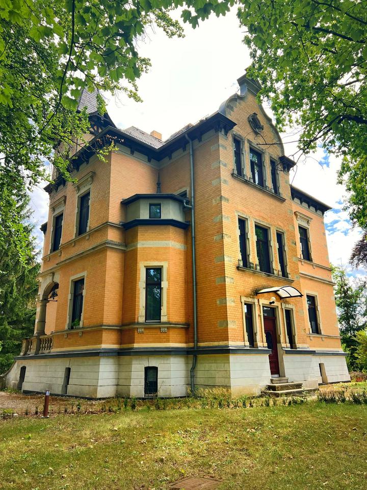 Thumbnail-Stilvoll Wohnen in beeindruckender Villa mit EBK und SP