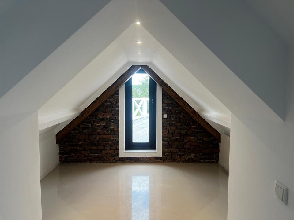 Thumbnail-Design trifft Panorama - exklusives Wohnen mit Burgblick